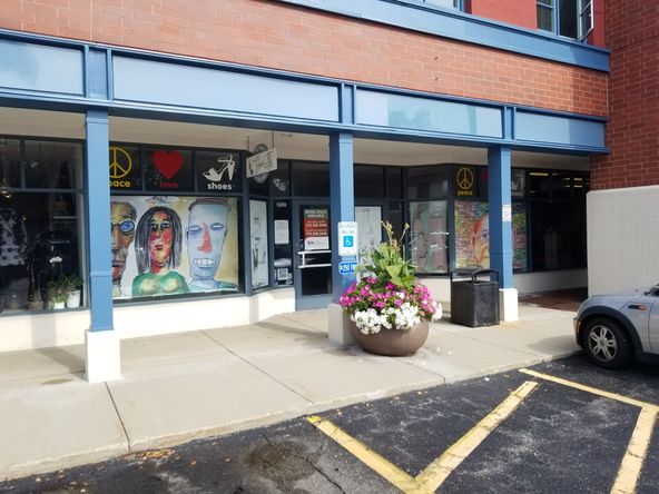 The Shops On Elm Place: 607 Elm Pl, Highland Park, IL 60035